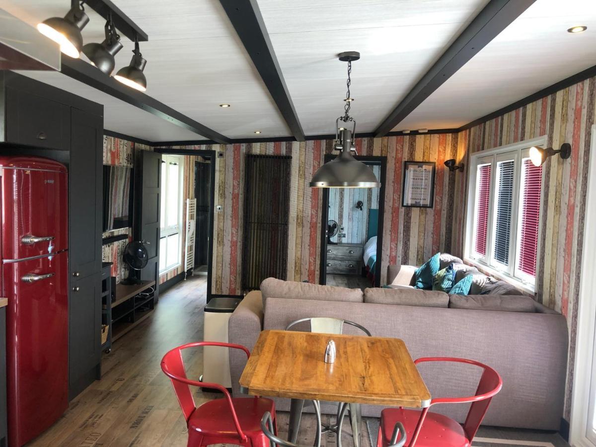 Unique Tribeca With Great Views Bembridge Exterior foto
